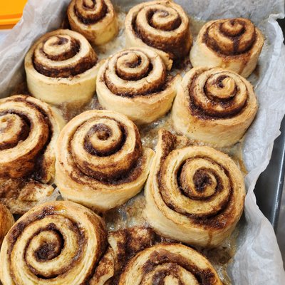 Cinnamon Rolls - 6 Count 