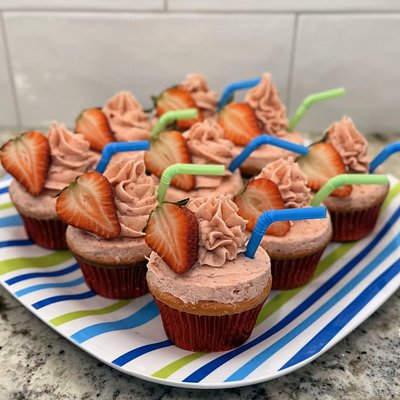 Strawberry Daiquiri Cupcakes 