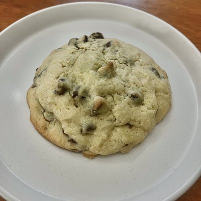 Large Dubai Stuffed Chocolate Chip Cookies