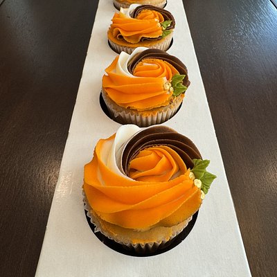 4 Standard Size Cupcakes