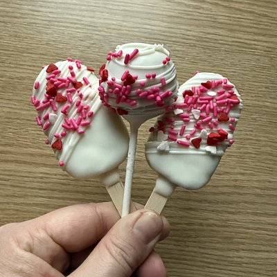 Cakesicles
