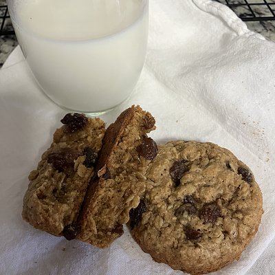 1/2 Dozen Oatmeal Raisin Cookies