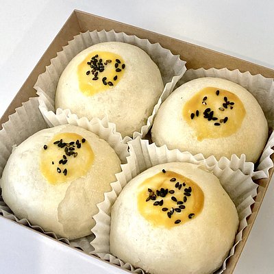 Salted duck yolk & Red bean Pastries.              4Pastries/ box
