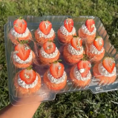 Strawberry Crunch Cupcakes 