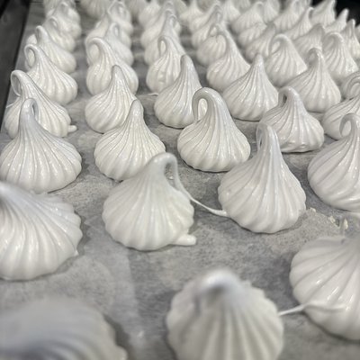 Vanilla Meringues