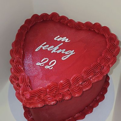8"×3 Heart-shaped Cake (SM Buttercream) 