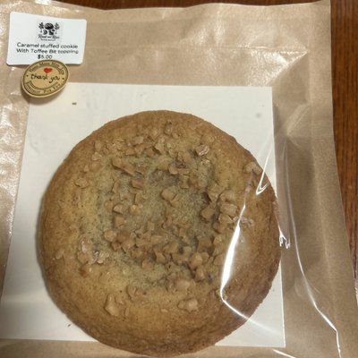 Caramel Stuffed Cookies With Toffee Topping!