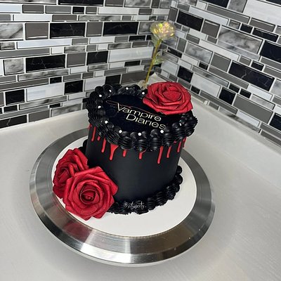 Heart-Shaped 6” Cake 🩷