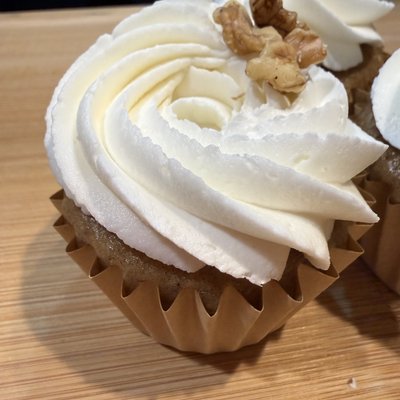 Carrot Cake Cupcakes With Walnuts 