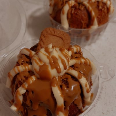 Cookie Butter Bundt Cake (4pc)