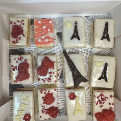 Petit Four Cake Box 