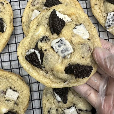 Cookies and creme Cookie