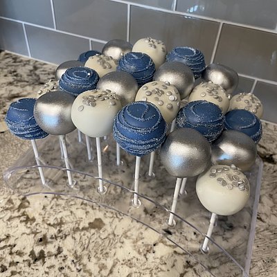 Custom Cake Pops 