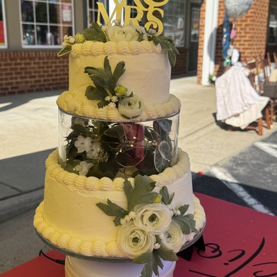 Custom Cakes By Order