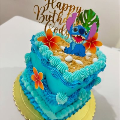 Heart Shaped Vintage Cake 