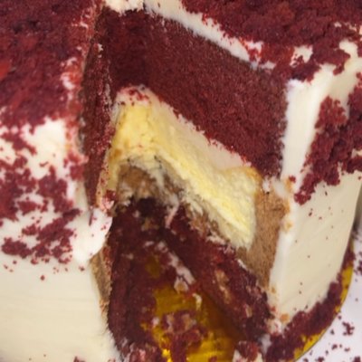 Red Velvet Cheesecake - Cake