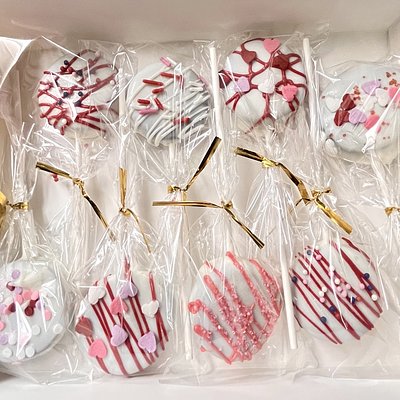 Themed Cake Pops