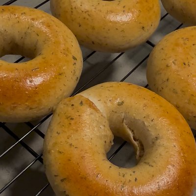 Sourdough Bagels- Roasted Garlic & Herb 
