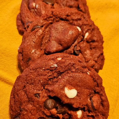 Red Velvet Chocolate Chip Sourdough Cookie