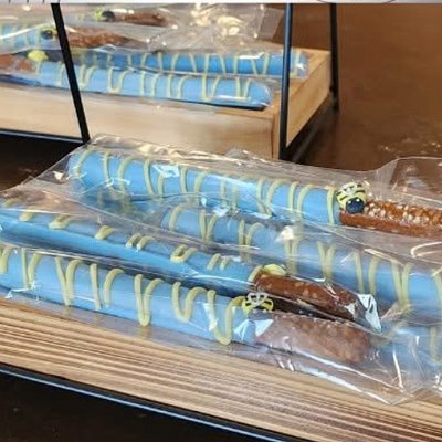 Pretzel - Plain Decorations