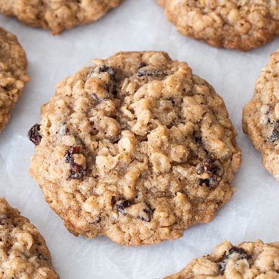 Oatmeal raisin cookies