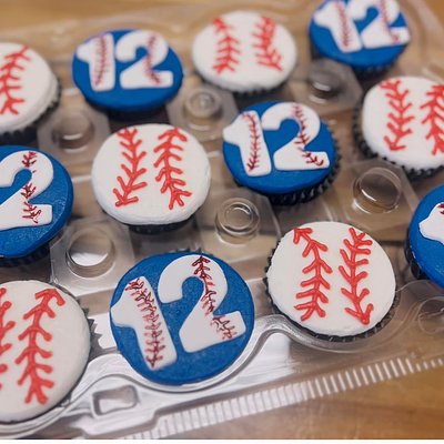 Cupcakes- 1 Dozen Detailed