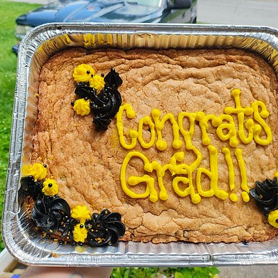 Large Cookie Cake 1 Layer Light On Frosting