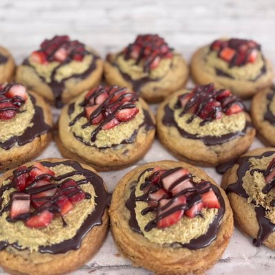 Strawberry Dubai Chocolate Chip
