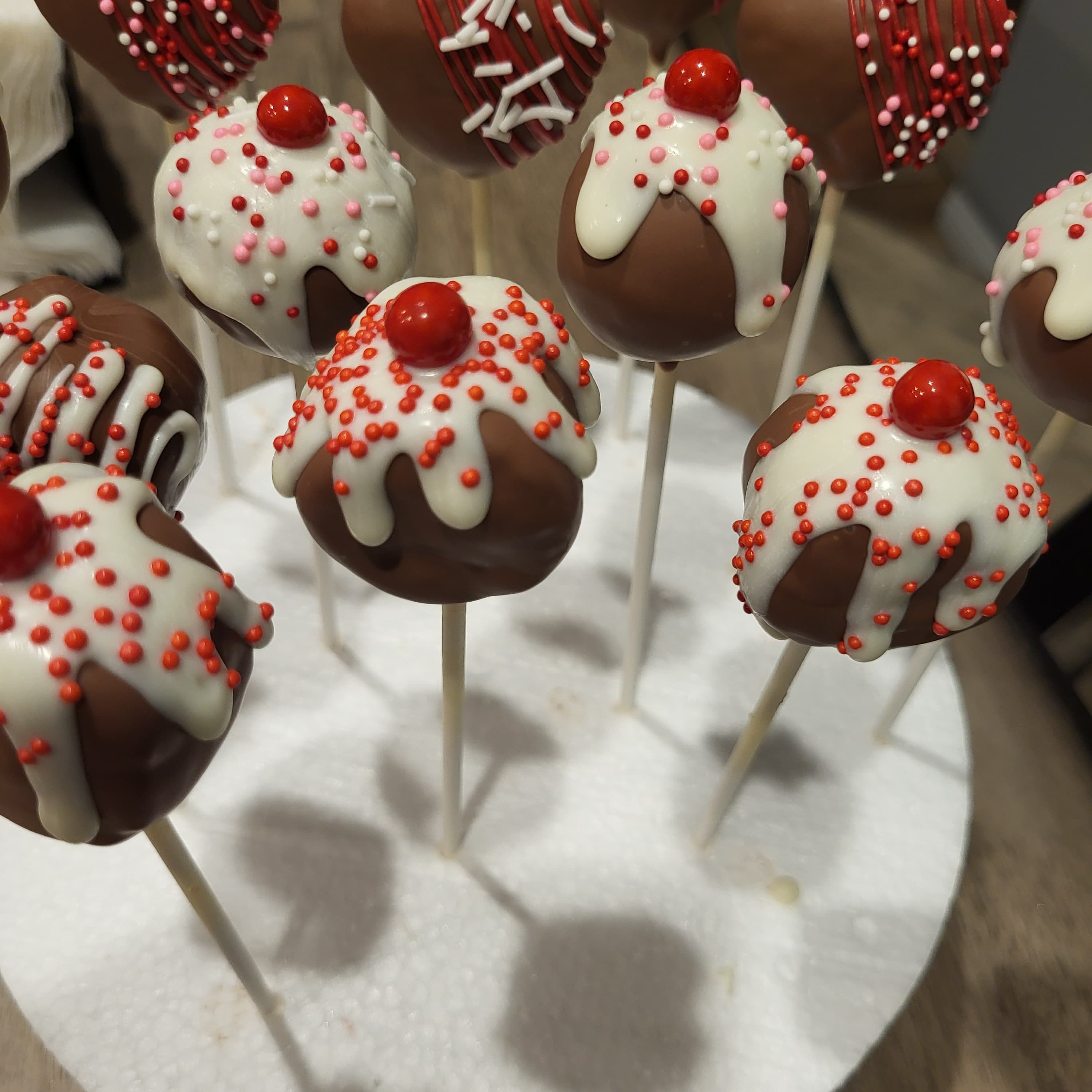 "Ice Cream Topped" Cakepops