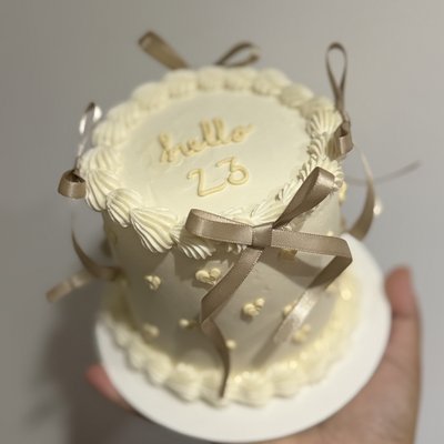4" Custom cake