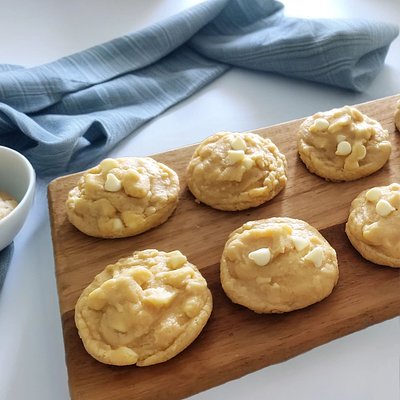 White Chocolate Chip Cookies (Dozen)
