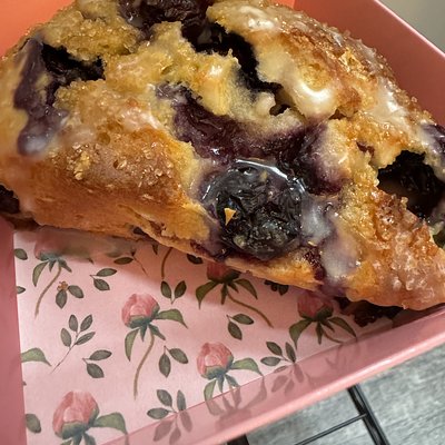 Sourdough Lemon Blueberry Scone With Lemon Glaze 