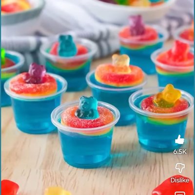Beary Pool Mini Cups