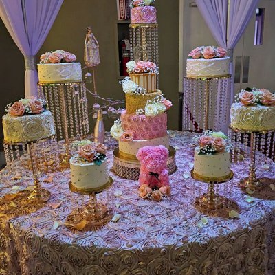 Multi-Tier Custom Cake / Pastel Personalizado de Pisos