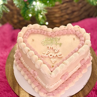 1/2 LB Bizcocho Dominicano (buttercream) 8-15Portions 