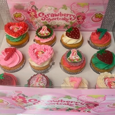 Luxe Cupcake Board 12ct
