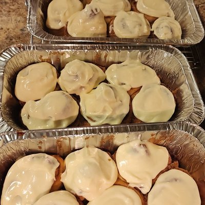 The 'big 6' Cinnamon Rolls