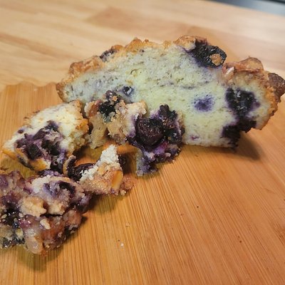 Almond Prailine Blueberry Cake