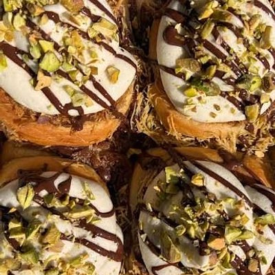 Dubai Chocolate Cinnamon Rolls (4)