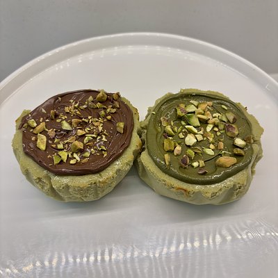 2 Mini Pistachio Basque Cheesecakes 