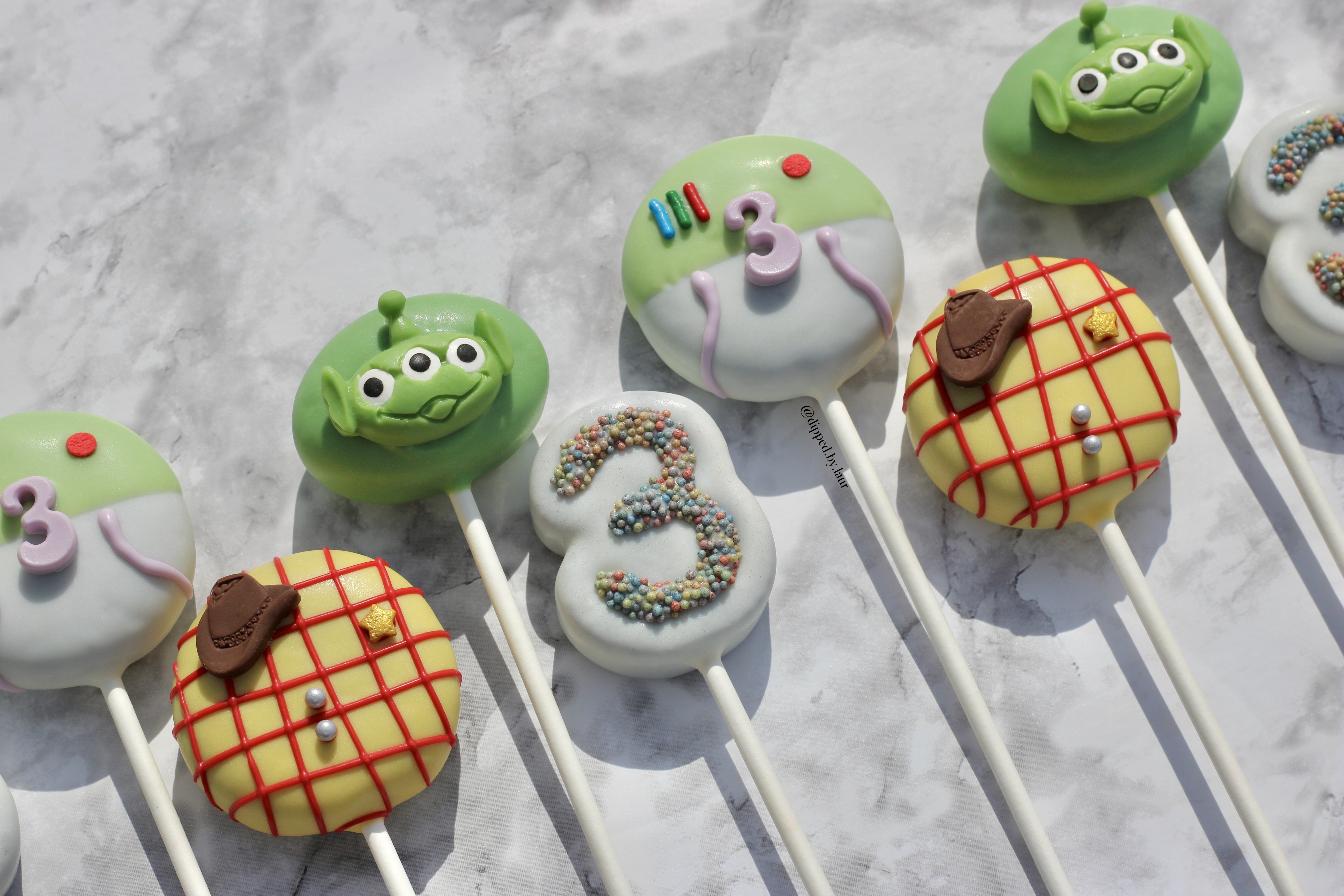 Custom Cake Pops