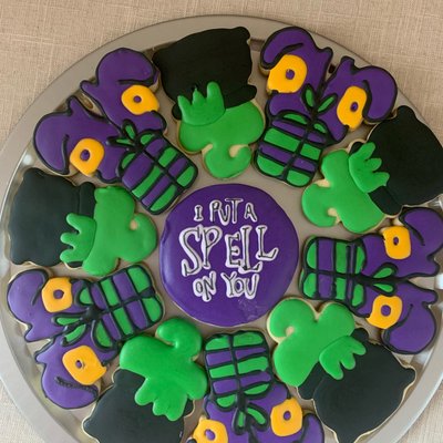 Witch And Cauldron Cookie Wreath