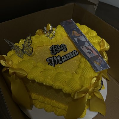 8 Inch Custom Heart Cake