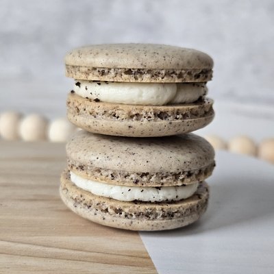 Oreo Macarons (Dozen)