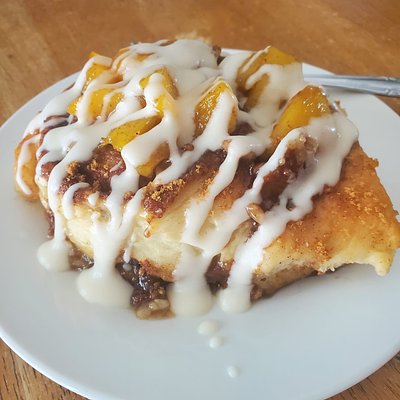 4 Pk JUMBO Peach Cobbler Sourdough Cinnamon Rolls 