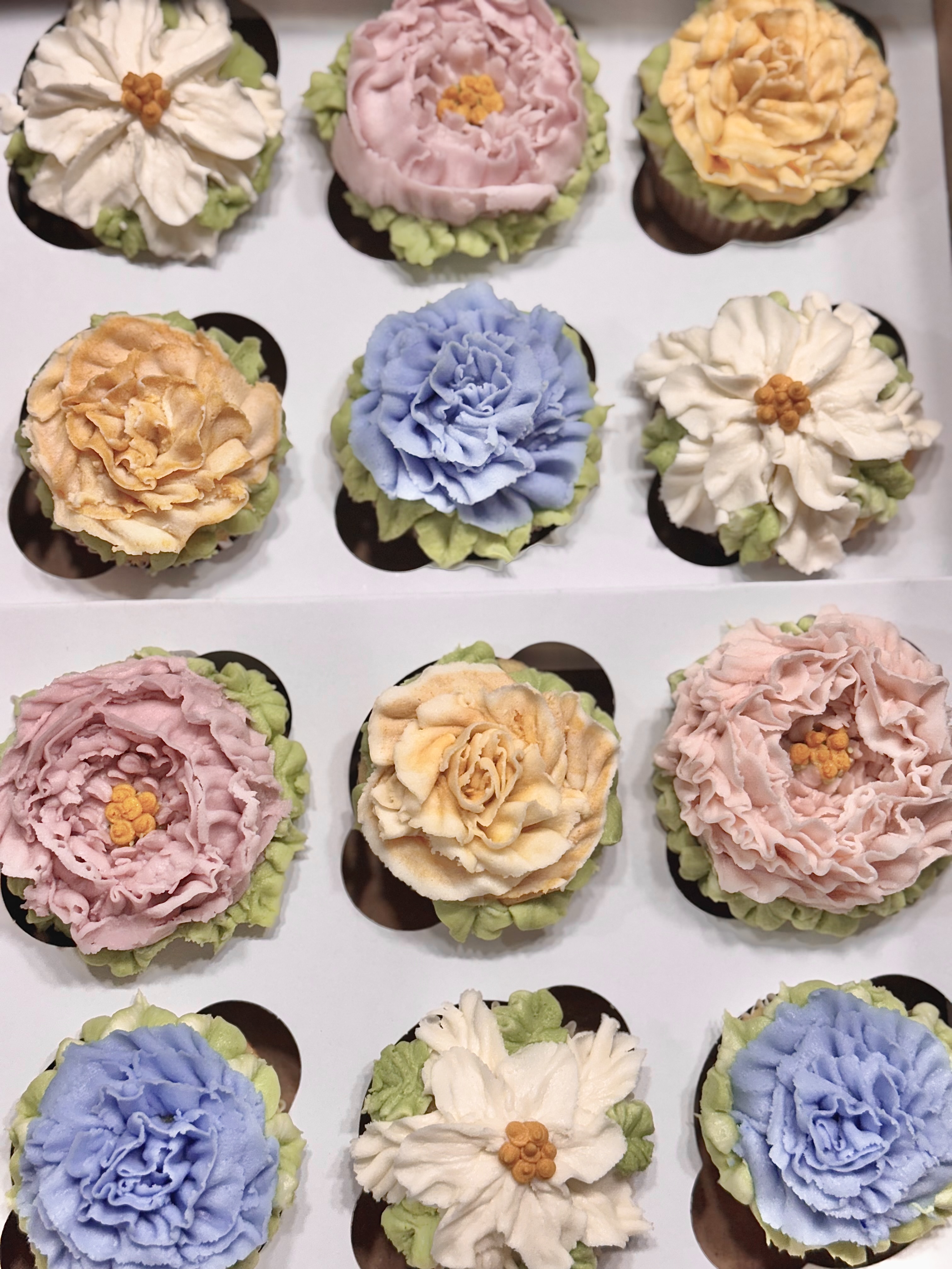 Floral Cupcakes 12 Servings
