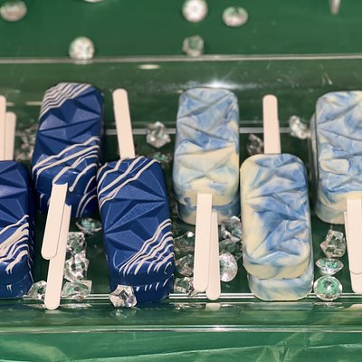 Cakesicles