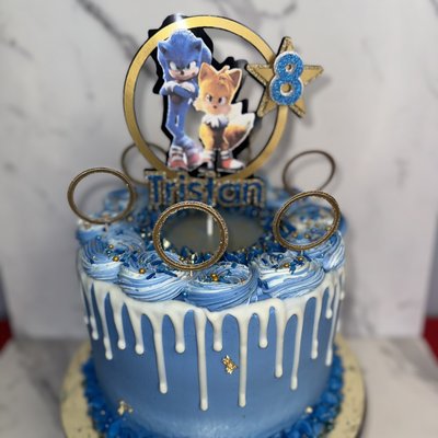 8" Round Custom Cake 
