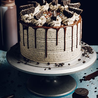 Oreo Drip Cake 8”