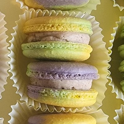 King's Cake Macs (6ct)